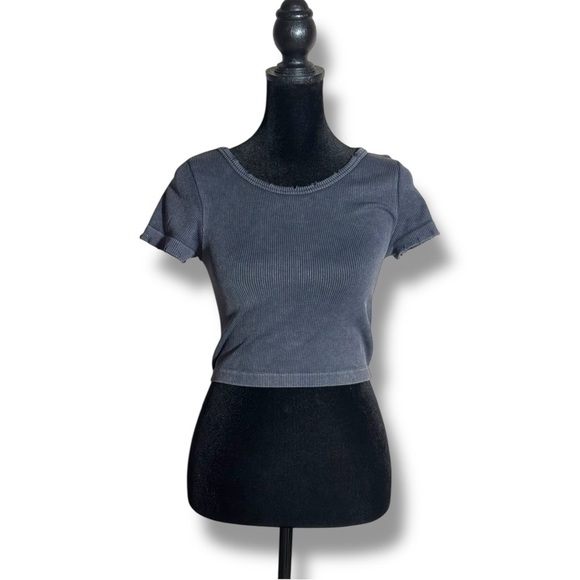 anwind Tops - Charcoal Women's Short Sleeve Distressed Crewneck Ribbed Crop Top